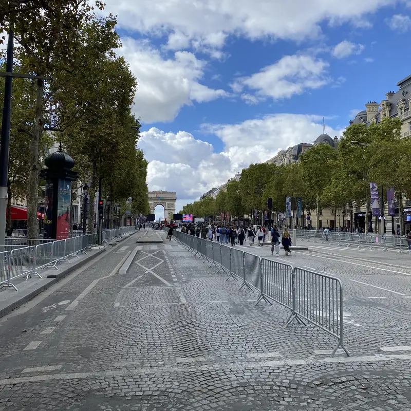 champs_elysees_4 The Champs-Élysées Street in Paris